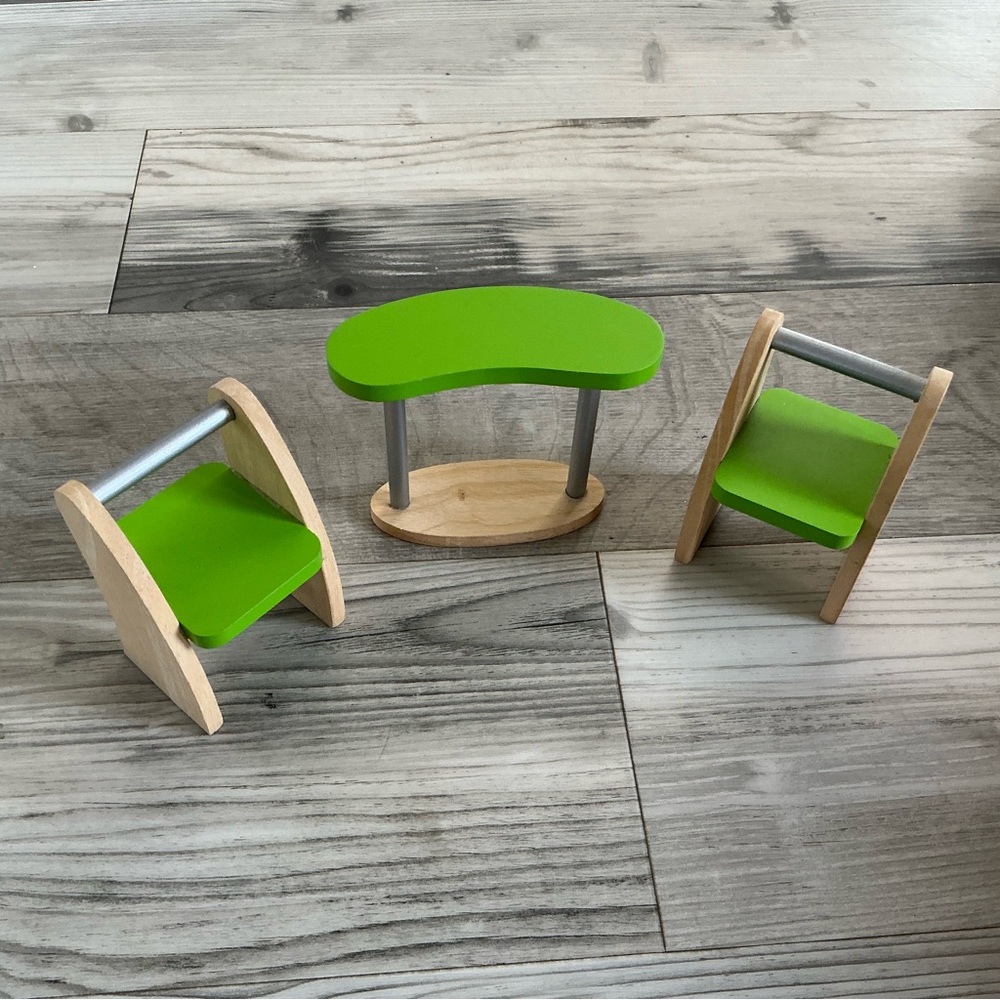 Modern wooden dollhouse play furniture set 2-chairs and table green